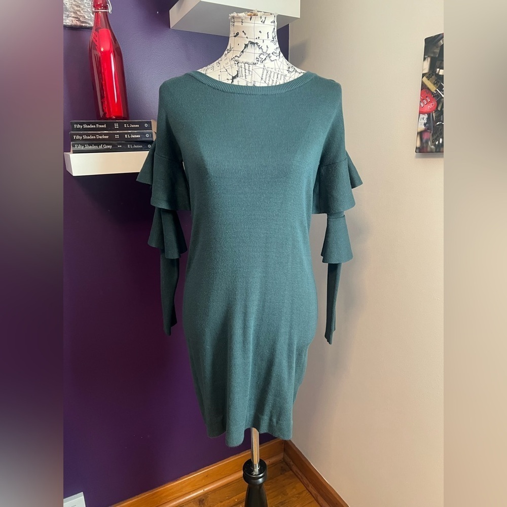 Romeo & Juliet Couture Layered Sleeve Dress